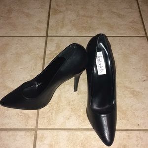 Frederick's of Hollywood Black Pumps 👠